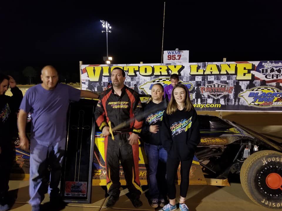 DicksonShock's tweet image. instagram.com/p/BvCXJS-BajY/…           Congratulations Andy Boahn in the Greg Honeycutt owned #66 mod
Winner of the opening night,Knight Of Champions, of the @renegadesofdirt NC Mod Nat
@JRiShocks @SwiftSprings1 

#JRiShocksByDRS 
#SwiftSprings
#DontGetShockBlocked