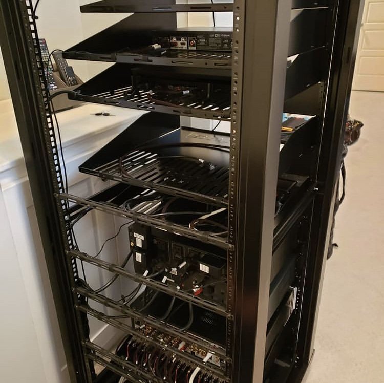 LuxulCorp's tweet photo. Feature Friday coming to you with this pretty intense before and after by Greg Gerber of @magnoliaav! Thanks for always sharing your awesome installs with us, Greg!
#luxul #legrand #tech #news #business #av #CEPro #sandvc #avtweeps #avpros #thetechrep #IBS #CEDIA #magnoliaav https://t.co/OYQKovUc41