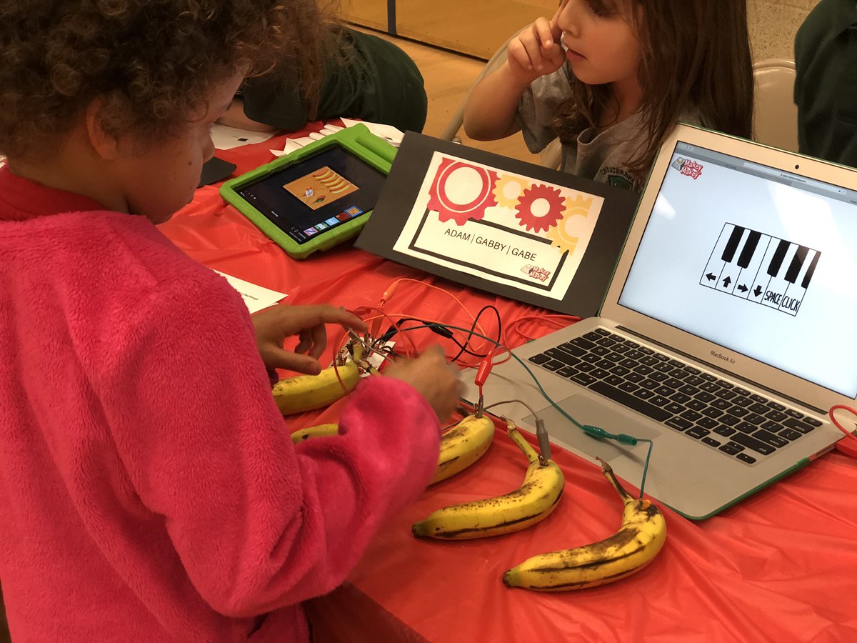 CBAWestChester's tweet photo. Imagination, creativity and ingenuity in full swing with #1stgrade today! #makeymakey #makeymakeyinstrumentchallenge #studentled #appleteacher #bananapiano #appledistinguishedschools #techclassrocks @makeymakey @techclassrocks https://t.co/rrO7K35oz2