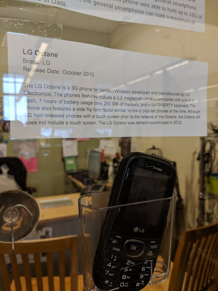 METechTeam's tweet photo. Students researched old phones  - before touch screens.  They got to feel the pain of texting before integrated qwerty keyboards.  Here is our "museum." #edtech https://t.co/4b6xg5Z4jA
