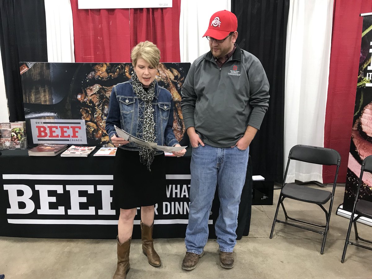 ohioagriculture's tweet image. We wrapped up our #OhioAgWeek celebration with a full day of great visits. Director @OhioDorothy started the day at the Ohio Beef Expo, our state’s premier event for the Ohio beef industry, attracting over 30,000 participants! #OhioAgWeek