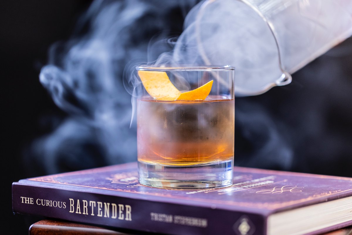 nobleoakspirits's tweet photo. Will curiosity get the best of you this weekend? Enjoy with the delicious taste of our award-winning Noble Oak bourbon. https://t.co/MhIOLKCYAM