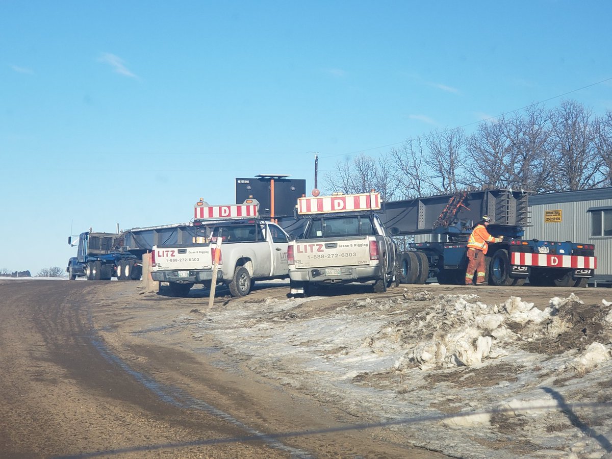 tfollis97's tweet image. Big moves near cypress river today.#bridgebuild Impressive moving these large beams.