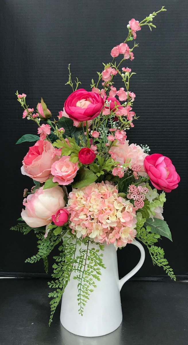 Sends flowers to <a href="/HeadNurseNina/">❥ 𝐍𝐢𝐧𝐚 𝐋𝐞𝐌𝐨𝐧𝐭𝐚𝐢𝐫𝐞</a>