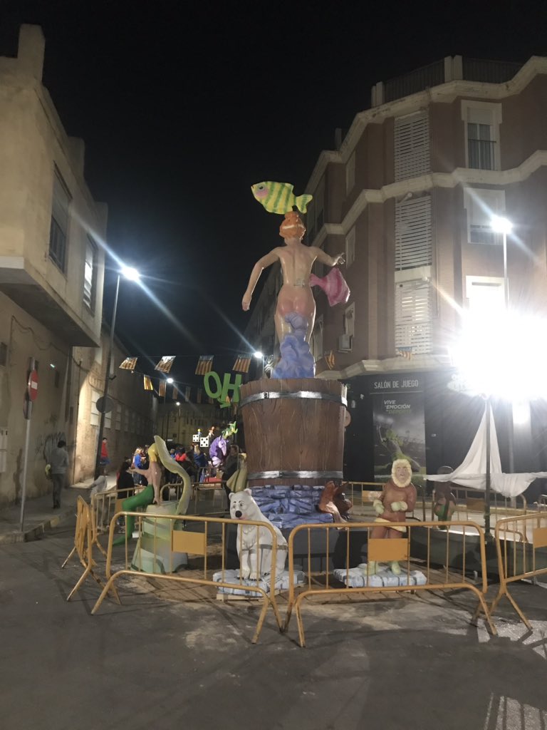 falladelmar's tweet image. Estamos de plantá!! 
#Falles2019 🔥