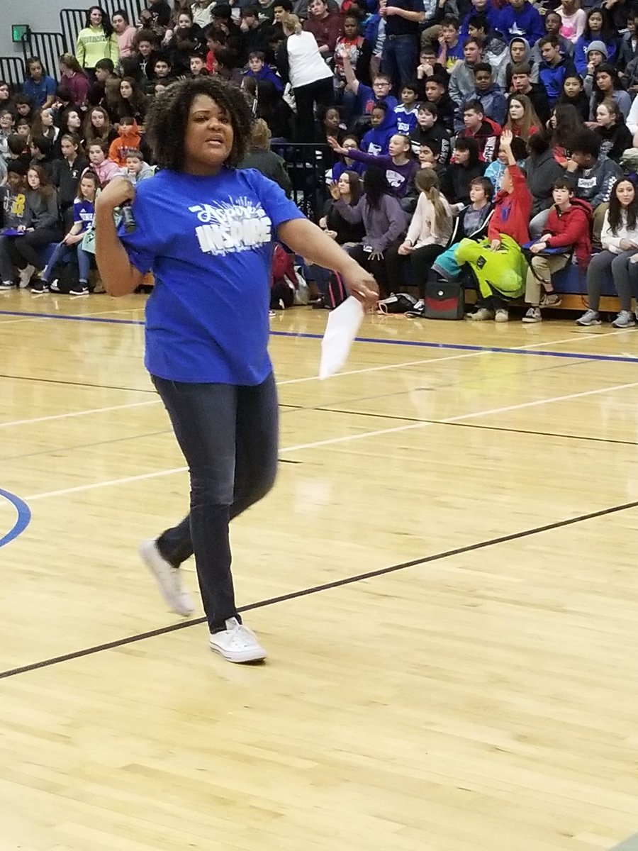 STUCOBingham's tweet image. @MitchemsMemos emcee &amp;amp; @STUCOBingham co-sponsor,
@BrettPlayter and
Bernie the Bear, Will G.
@BinghamBears
#springassembly
#BearsRising🐾💙🐻
#kidsdeserveit
#isdstrong