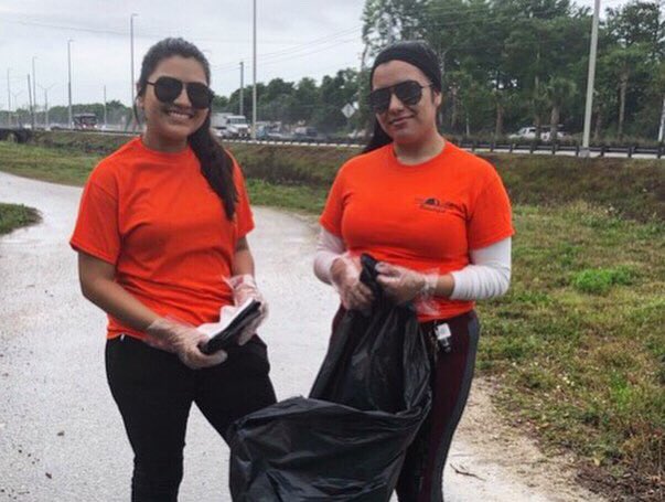 FSWCollege's tweet photo. An overcast sky didnβt stop #FSWStudents from volunteering to clean up Henderson Creek in #NaplesFlorida today. #FSWServes https://t.co/qKNp4dJTVF
