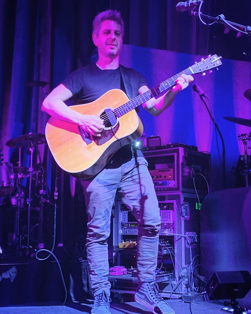 lawngurl's tweet photo. 9:30 Club. Washington, DC. #mikegordon #mikegordonband https://t.co/CVRpBLUAth