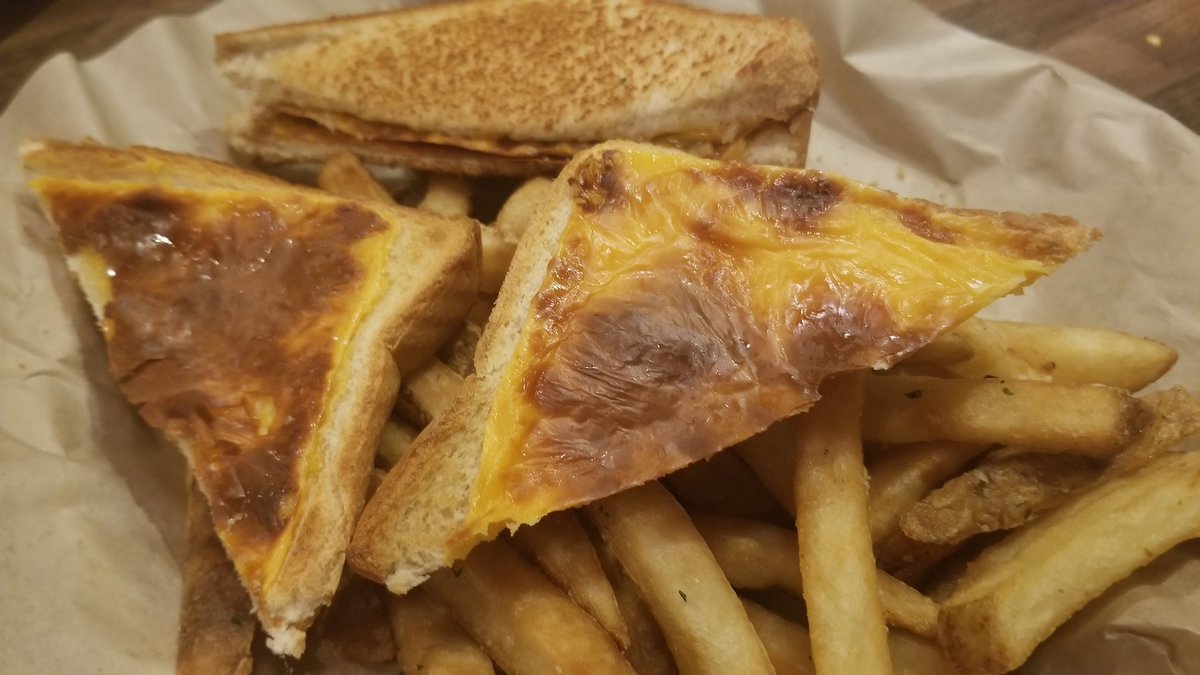 MyFloridaRemax's tweet photo. @cheddarskitchen I expected that cheese would have been your thing. #nocheesegrilledcheese https://t.co/lfLOz61mvI