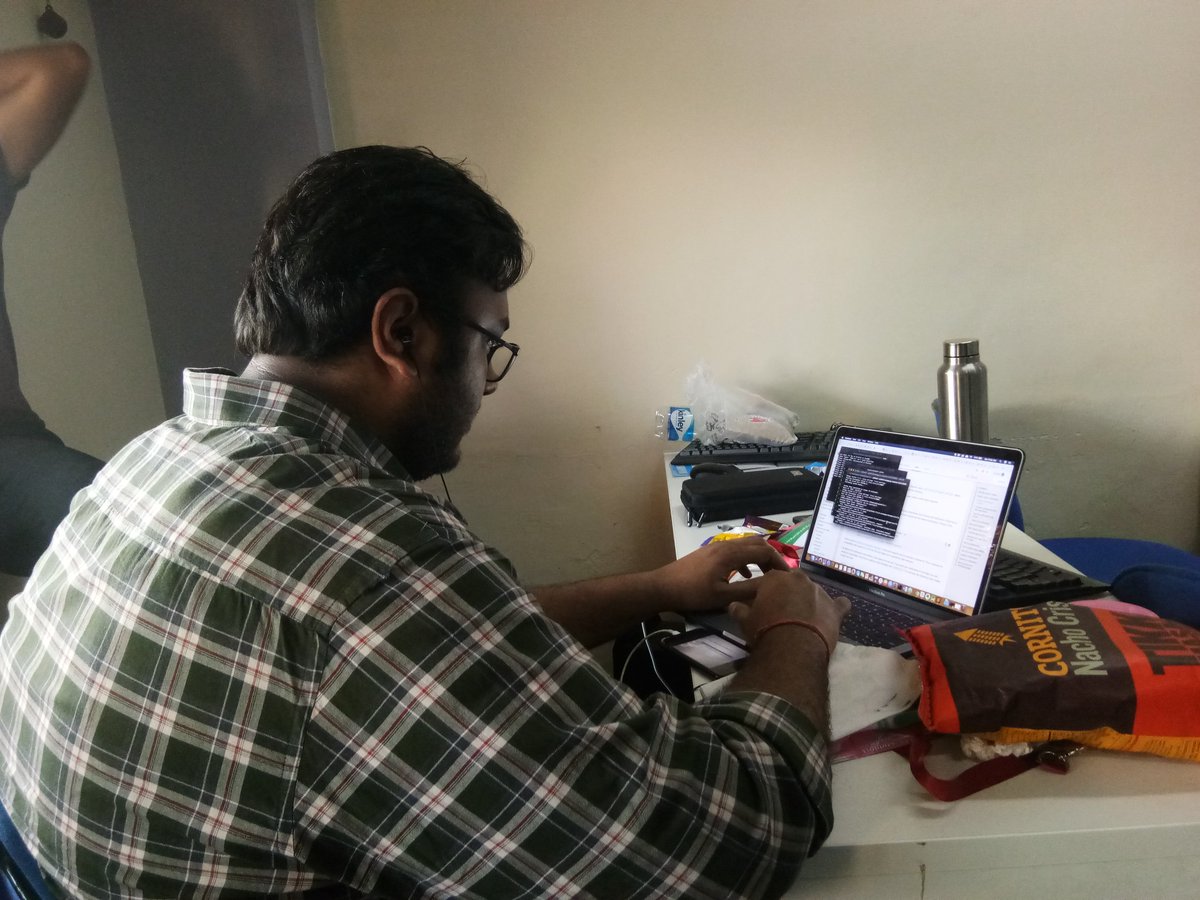 Abhinav14278829's tweet image. High Concentration Level, with Low Josh.. 😂😂😂
#AtharvaHackathon2019 
#designncode