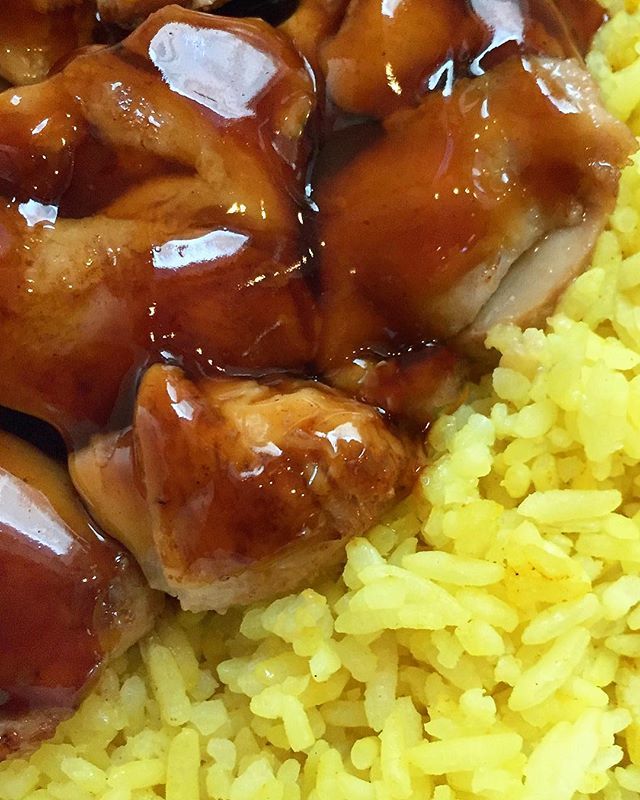 RBXRiceinaBox's tweet photo. It’s a Chicken Teriyaki kind of day! Add one of our Side Dishes or our Combo Trio of siomai and shark’s fin! Sarap! 
Visit your nearest @rbxriceinabox or have it delivered! Kita kits!

#sulit #sarap #solb #saya https://t.co/y6Uyz6pRcR https://t.co/qEcc4XQN1A