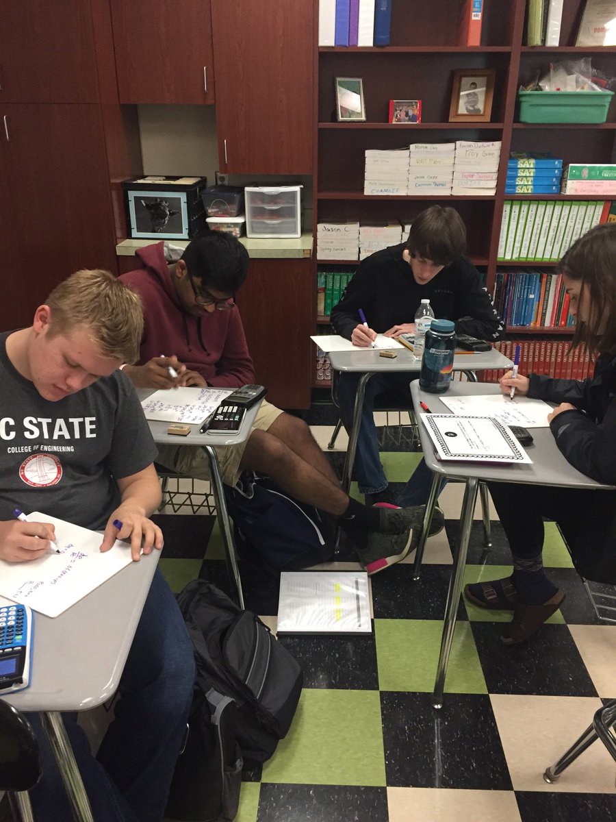 mgregory_phs's tweet photo. Collaboration and white boards make for a VERY successful calculus lab!
#APCalculus https://t.co/0pxrcDB5kC