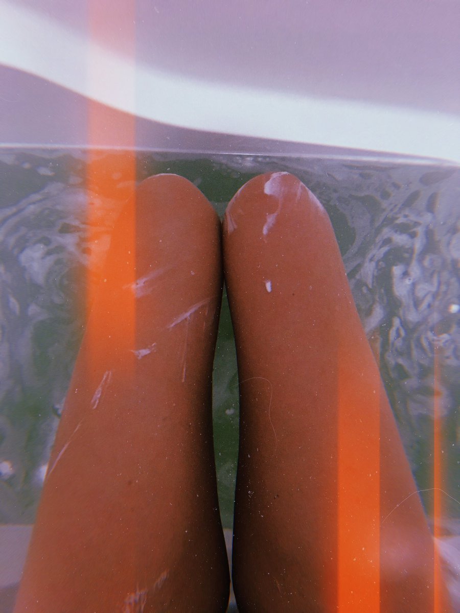 symisme's tweet photo. what the fuck is up, it’s Sym from the tub ✨ https://t.co/efF9gbIpNE