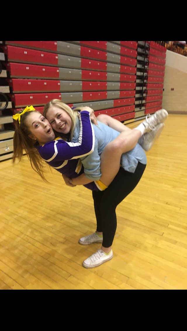ruth_strauss_'s tweet photo. Happy birthday @kacee_14 thankful for all of our good memories😭❤️🎂 https://t.co/O21jOfnLc1