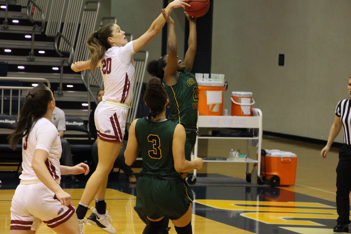 ThePacWest's tweet photo. #PacWestWBB NCAA Regional | The @APUCougars had six blocks in the first half, but Cal Poly Pomona leads 33-31 at halftime. Rachel Bozlee has a team-high 11 points so far on 3-of-7 shooting from 3-point territory. https://t.co/JzZ2m15dyT