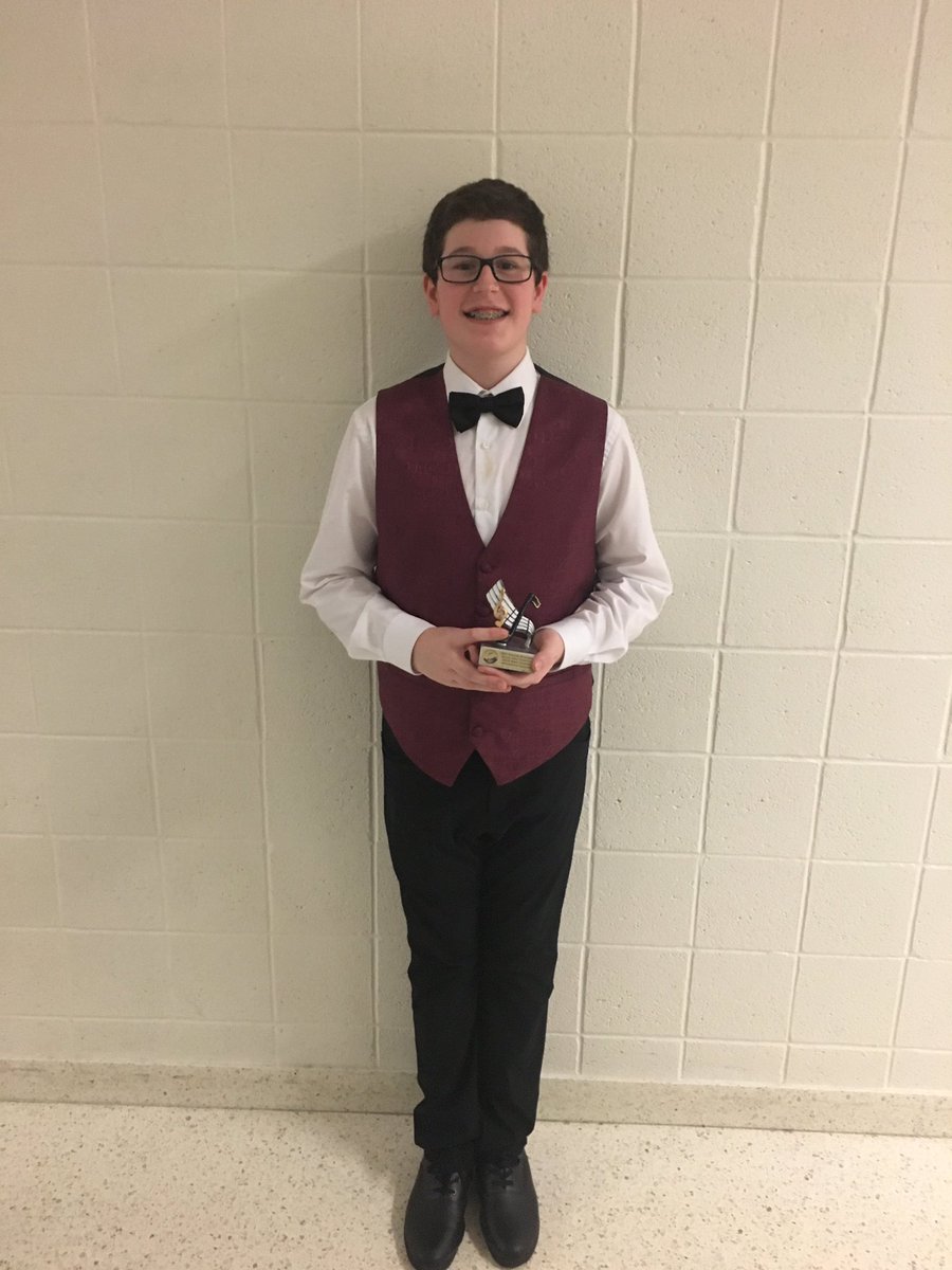 Congrats to the EH jazz band! Won overall best brass section award tonight Great job to our solo winners! <a href="/EastHillsMSbasd/">EastHillsMS</a>