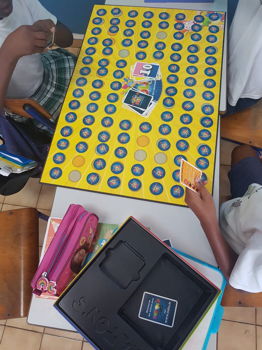 GeorgesSteph2's tweet photo. #SemaineDesMaths2019 Au cm2 : ambiance rallye/chasse au trésor avec des énigmes à résoudre. Jeu Folix, dominos des compléments à 100 et des doubles et moitiés.
@acmartinique @CircoFdF1 https://t.co/PKBsb8kclI