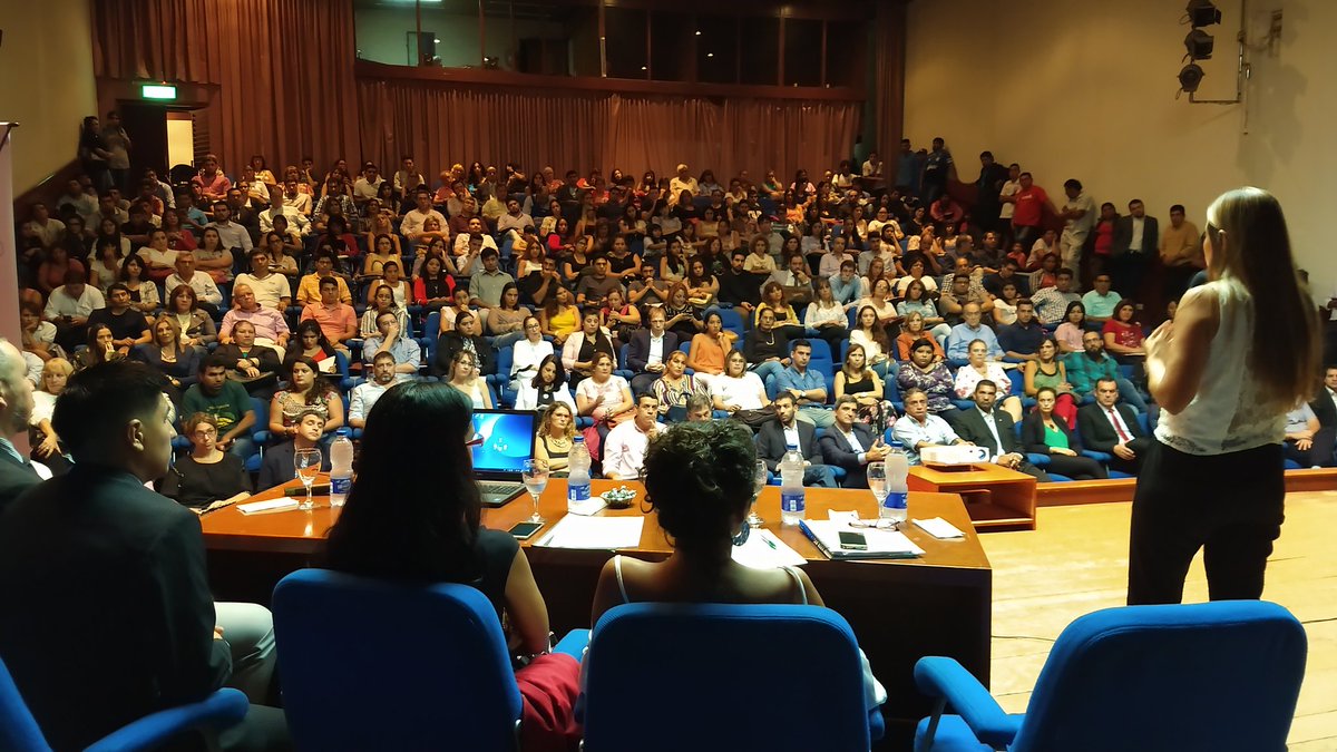 CirculoProfTuc's tweet photo. Felices con la convocatoria. La #sociedad está representada en esta #CharlaCPT

El impacto de la #droga en la sociedad

@CirculoProfTuc 
@FETucuman https://t.co/FI7gYL3ucM