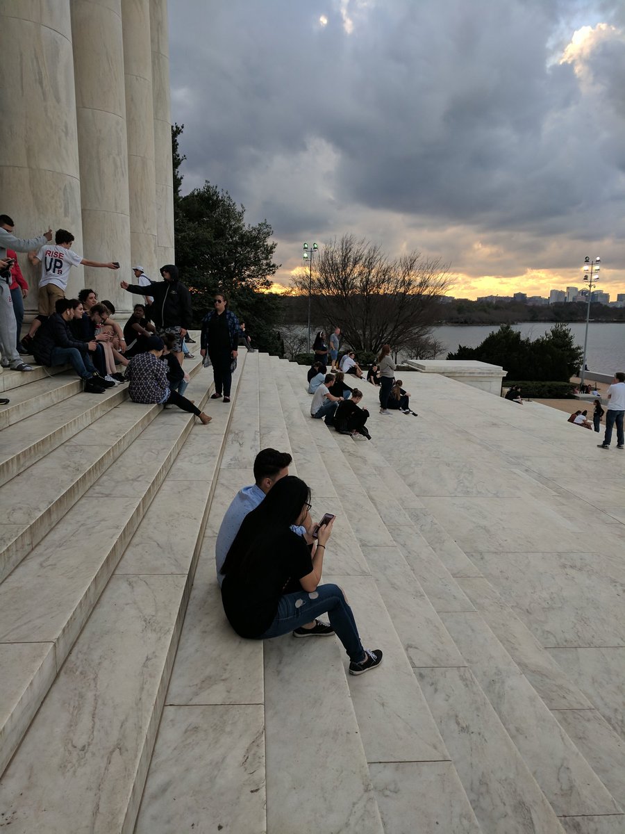 dawnecadams's tweet photo. Jefferson Memorial last stop today.#BHSDC #BPatriotProud  @BinghamtonCSD #BingTakesOnDC https://t.co/9UQXBcz7HJ
