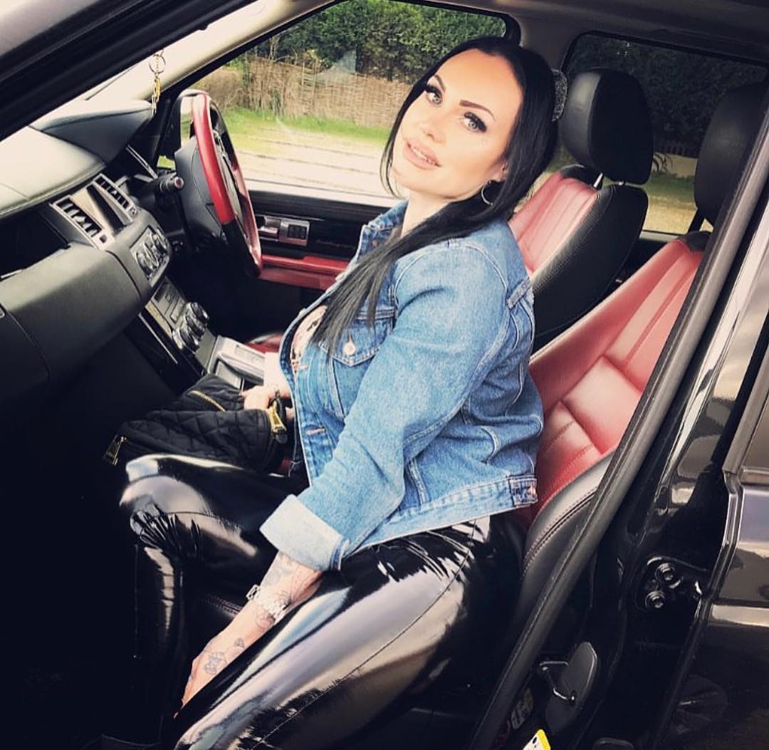 leatherlatexpvc's tweet photo. @marc_sorcerer Kay @tanya_makeovers - Out for a date with my gorgeous husband @shiny_models #tattooedgirls #tattooedwomen #girlswithtattoos #handtattoos #tattoostyles #rangeroversport #shinyleggings #dieseljacket #outfitoftheday #outfits https://t.co/4rpL6k2H4C https://t.co/PvSe1oEF4g