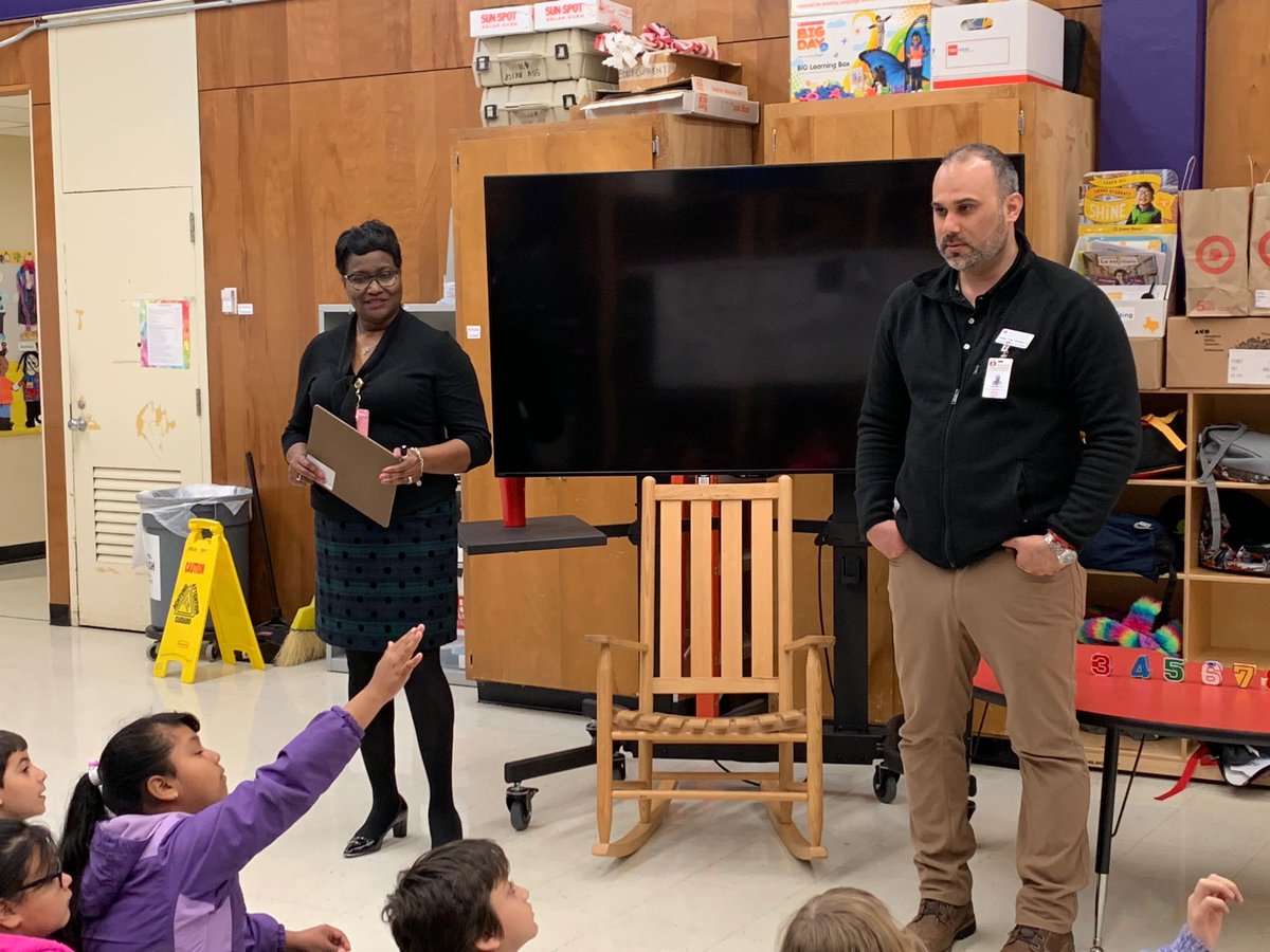 HUB team participated in Career Day at ⁦@ElSunsetValley⁩. Great time sharing our passion for math and working at #AISDHome to improve the lives of our students.  #AISDPROUD @AISDFuture #AISDFuturo #STEM #STEAM #Business #AISDEquity ⁦@2WardEquity⁩