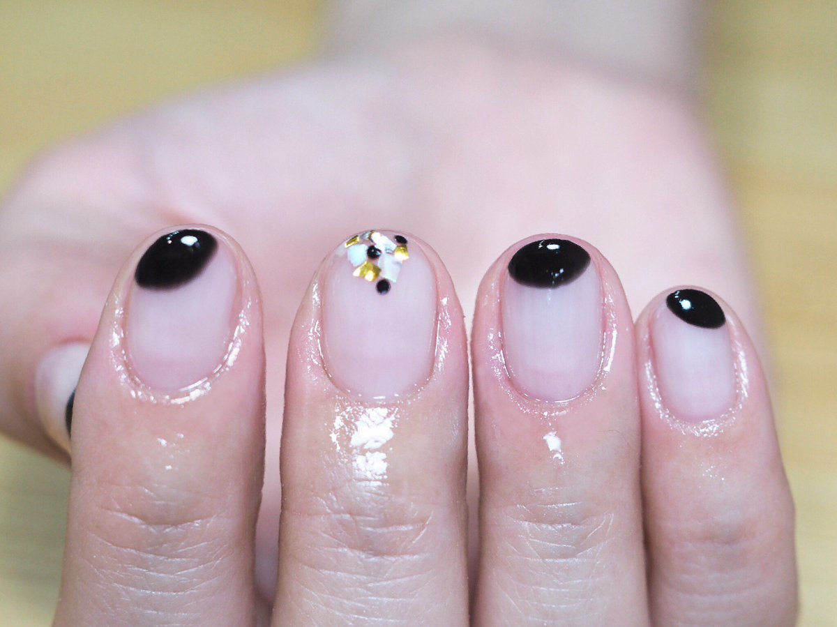 Nail Yumihari บนทว ตเตอร 黒のちょこっと丸フレンチ 黒のほんの少し使いでほどよい可愛さと ほんのりモードな印象に ネイル ネイルデザイン ショートネイル ニュアンスネイル 春ネイル シンプルネイル 札幌ネイル ナチュラルネイル モードネイル Nail Yumihari บนทว ตเตอร 黒のちょこっと丸フレンチ 黒のほんの少し使いでほどよい可愛さと ほんのりモードな印象に ネイル ネイルデザイン ショートネイル ニュアンスネイル 春ネイル シンプルネイル 札幌ネイル ナチュラルネイル モードネイル