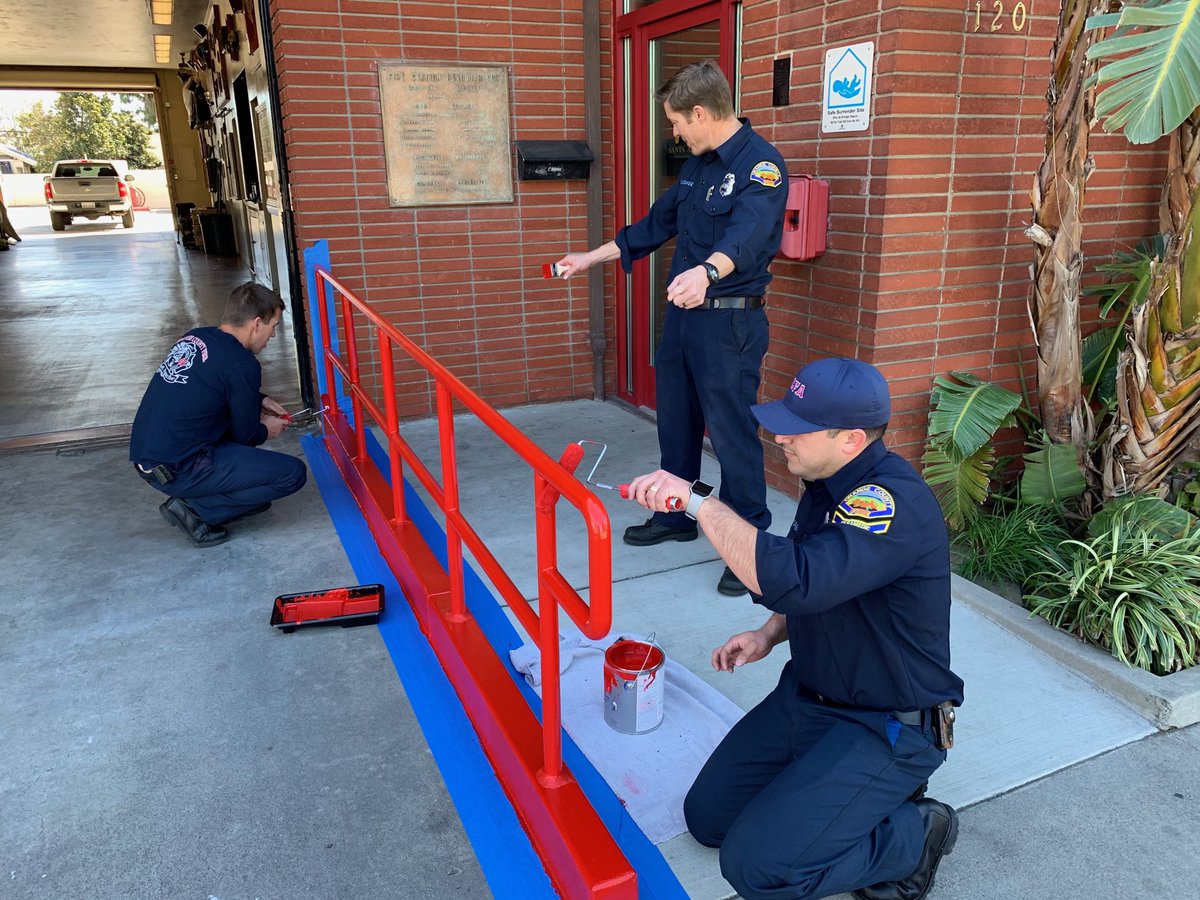 OCFADivision6's tweet photo. Santa Ana - Fire Station 75 Crew taking care of there Fire House...Looking good !! https://t.co/EaHpDkm3vS
