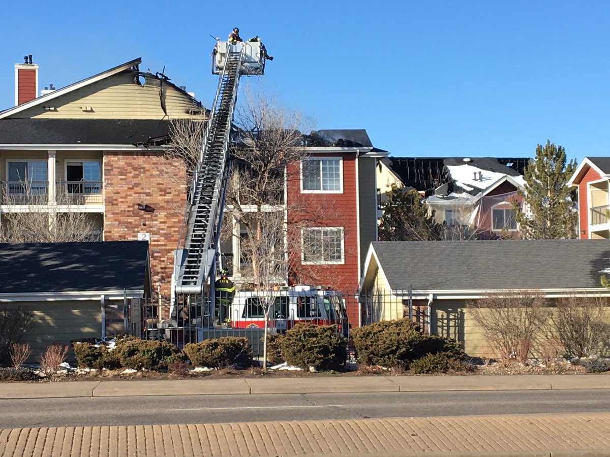 mrokdvr's tweet photo. South metro fire on scene of a apartment fire. Just North of Iliff and East of Trenton. https://t.co/SEzfRDGMmu