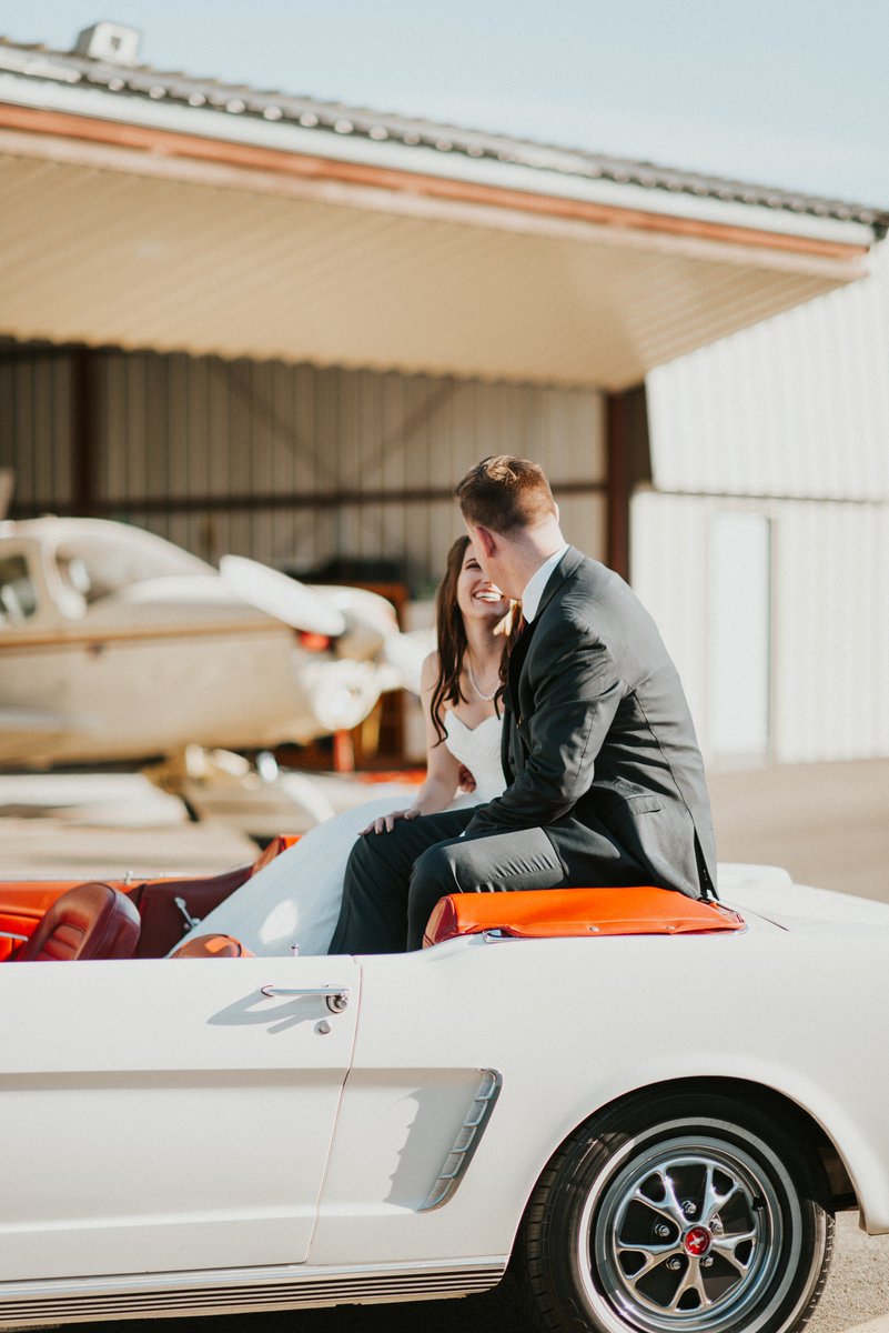 Clean and classic. New blog post featuring this Hangar 21 wedding!

jayscatering.com/blog/a-classic…

Venue: Hangar 21
Catering &amp; Bar: Jay's Catering Company
Photographer: Cassandra Isbell Photo

#weddingday #ido #hangar #californiawedding #classicwedding #stylishwedding #proposal