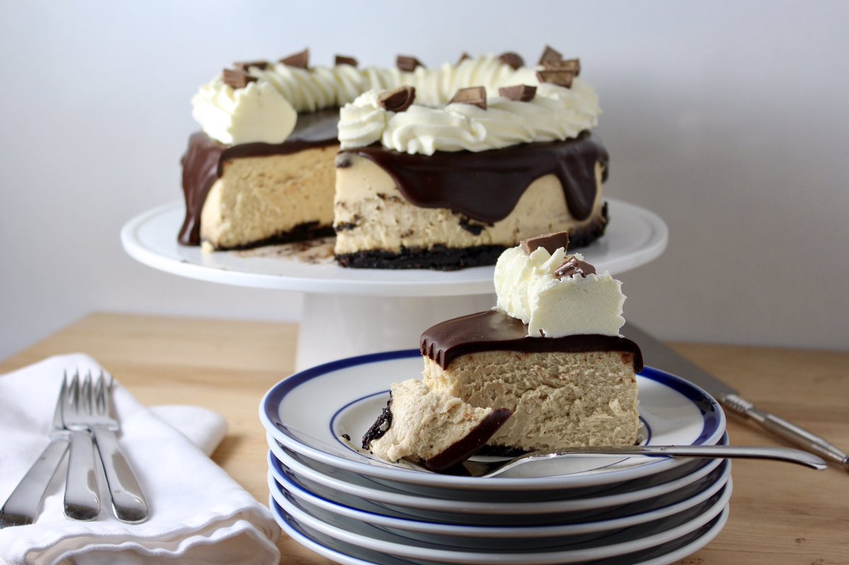 epicuricloud's tweet photo. Now that Pi day is over….it’s time for cheesecake!!
The Ultimate Chocolate Peanut Butter Cheesecake!!
https://t.co/aigFDm74od
#cheesecake #chocolate #peanutbutter #recipe #food #dessert #yum #yummy #nom #nomnom #foodlove #forkyeah #dailyfoodfeed #buzzfeedfeast #foodie #easter https://t.co/dVAKNUfY4f