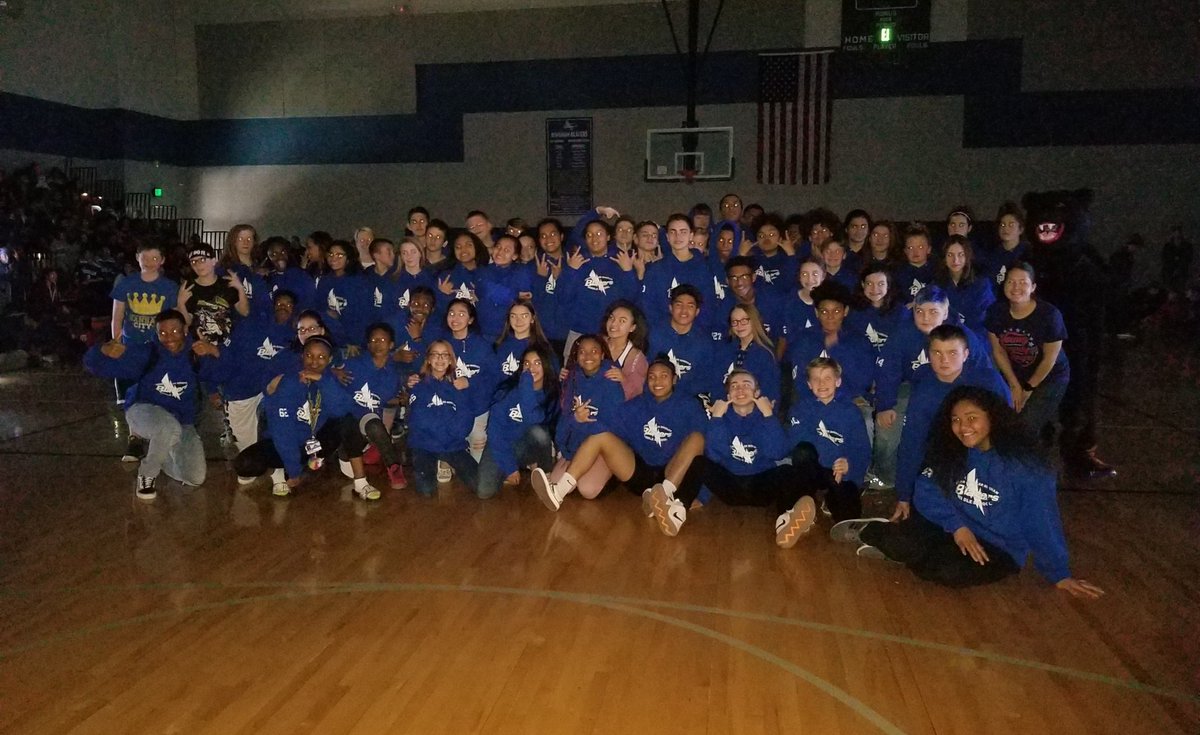 STUCOBingham's tweet image. Track and Field 🏃‍♀️🏃‍♂️💪
@BinghamBears
#springassembly
#schoolspirit
#BearsRising🐾💙🐻
#kidsdeserveit
#isdstrong