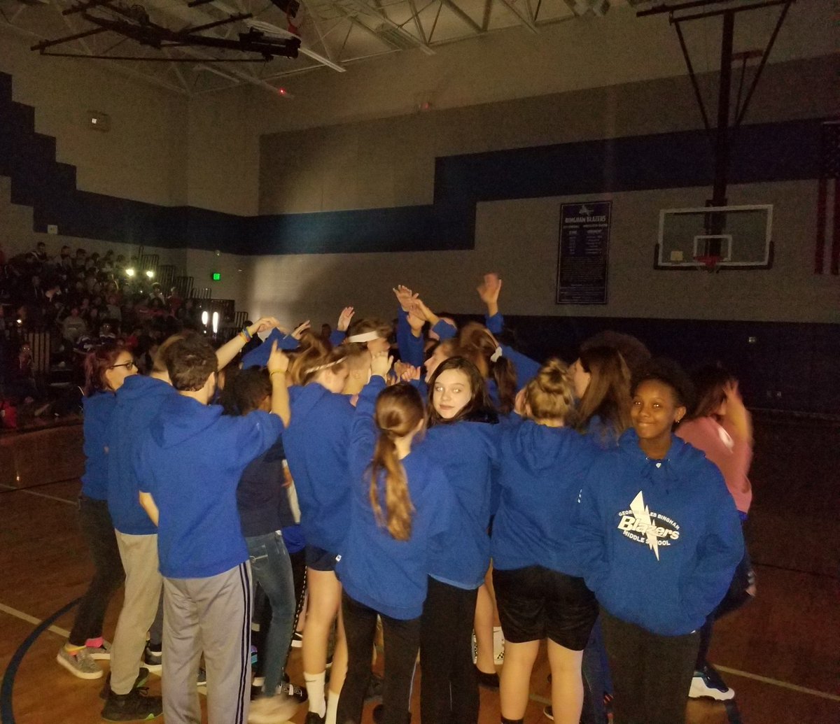 STUCOBingham's tweet image. Track and Field 🏃‍♀️🏃‍♂️💪
@BinghamBears
#springassembly
#schoolspirit
#BearsRising🐾💙🐻
#kidsdeserveit
#isdstrong