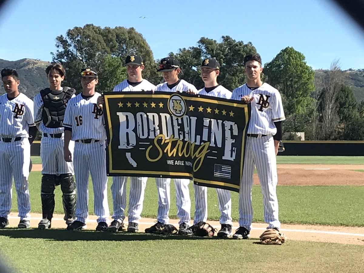 Dedication of our @npbase #BorderlineStrong banner today before the game vs @StBonnieSports at the Newbury Park baseball field @NPHSAthletic @NPPrincipal11 @EliavAppelbaum @ReporterDawn  @TOAcornNews @vcspreps @vcsjoecurley @KyleBJorrey