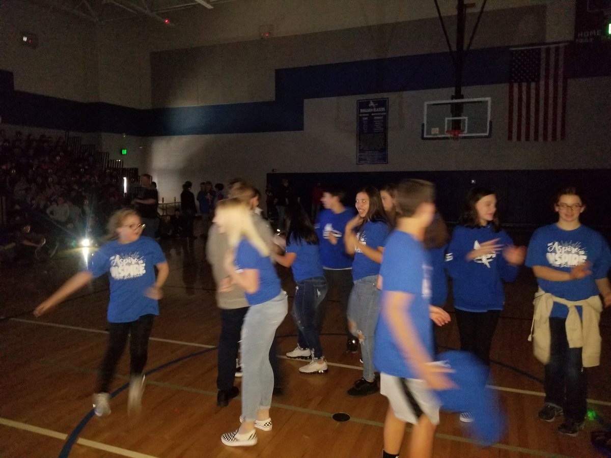 STUCOBingham's tweet image. Our own @STUCOBingham students
@BinghamBears
#springassembly
#schoolspirit
#BearsRising🐾💙🐻
#kidsdeserveit
#isdstrong