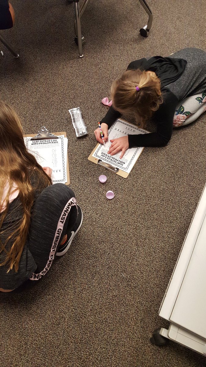 KaleighBearce's tweet image. Mystery hangout with my family in Germany, colonial Breakout Box, and Easter egg hunt filled with story problem. 100% #engagedclass on the day before spring break!  #lfeproud #r7proud