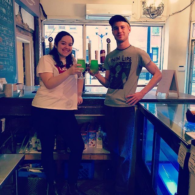 Cheers 🍻 @collectivebrew @grainandgritbeer 🧤🍀