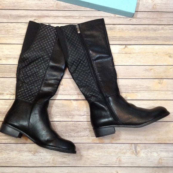 JenLovesJava1's tweet image. So good I had to share! Check out all the items I'm loving on @Poshmarkapp from @Vicky65646540 #poshmark #fashion #style #shopmycloset #citytriangles #lifestride: posh.mk/YZCofelr1U