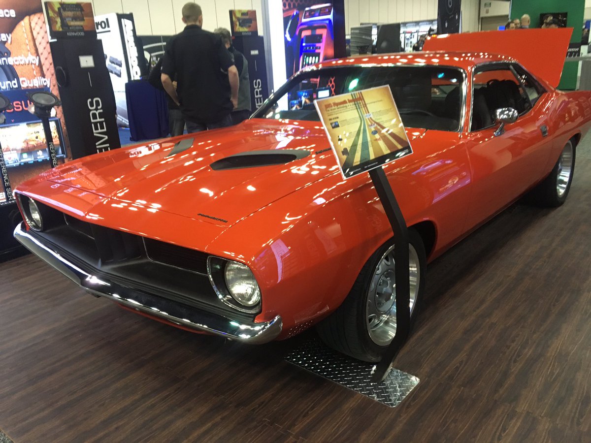 TeamNutz's tweet image. @teamnutzpgh is at Knowledgefest to Learn how to stay ahead of the curve on the latest in car electronics.  3 days of training. #teamnutz #knowledgefest #knowledgefest2019 #caraudio #caraudiofab #alpine #wetsounds #sony #kenwood  #memphiscaraudio #mobileelectronicsmagazine