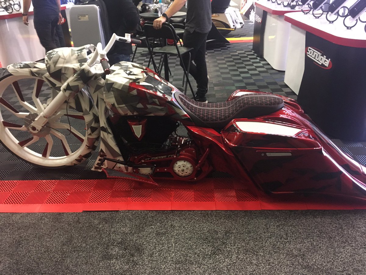 TeamNutz's tweet image. @teamnutzpgh is at Knowledgefest to Learn how to stay ahead of the curve on the latest in car electronics.  3 days of training. #teamnutz #knowledgefest #knowledgefest2019 #caraudio #caraudiofab #alpine #wetsounds #sony #kenwood  #memphiscaraudio #mobileelectronicsmagazine