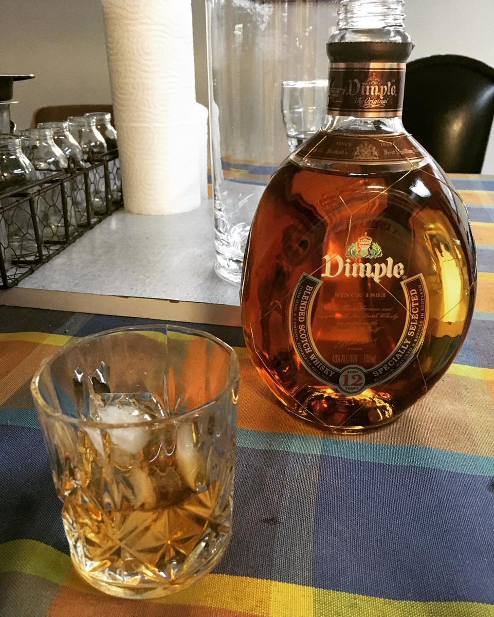 dimplewhiskycom's tweet photo. #repost @jammm_fry A great drop! Thanks @leonard_and 👊
#dimplescotch https://t.co/tNk3iIhl0f