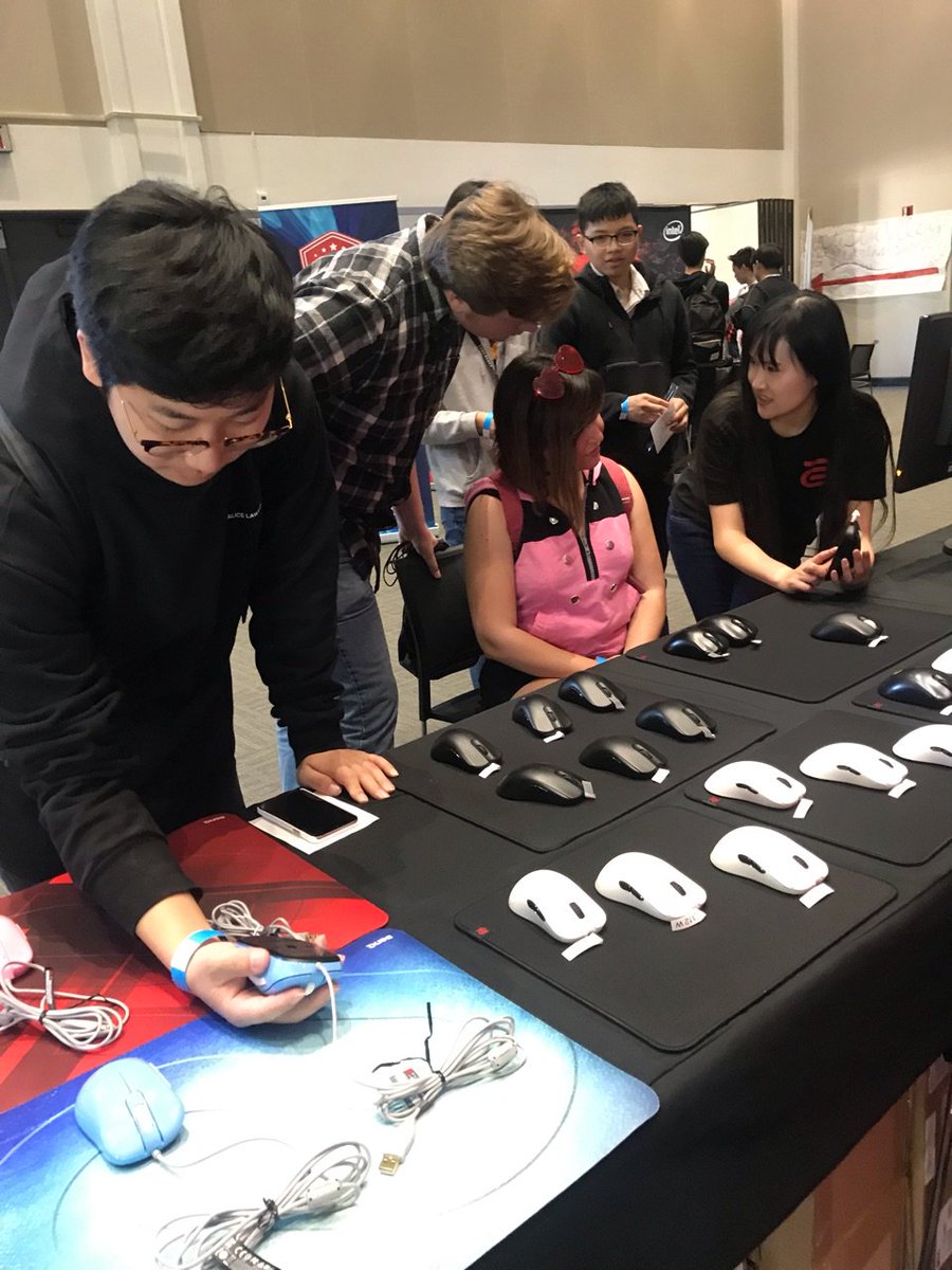 ZOWIEbyBenQUSA's tweet photo. We're out and about at GGBeach... swing by our booth, try out some mice, and play Smash with us! #ZOWIEXP #GGBeach https://t.co/Ino3Nc86oi