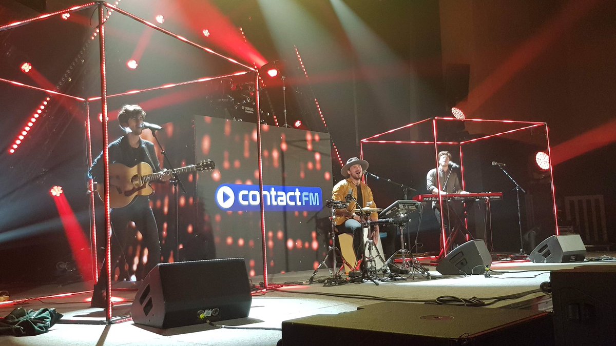 nicolaspavageau's tweet photo. Superbe #ContactVIP a #Coquelles Bravo #ContactEvents Bravo la #Blue team @hautsdefrance @pasdecalais62 @VilleCoquelles @RadioContactFM @ContactFmPub Merci superbes artistes @amel_bent @ArcadianOff @JeremyFrerot #Mercury #Prodmedias #Elp @RoddBrossard @EricLap1 @MaudArgentin https://t.co/fImDuLudZL