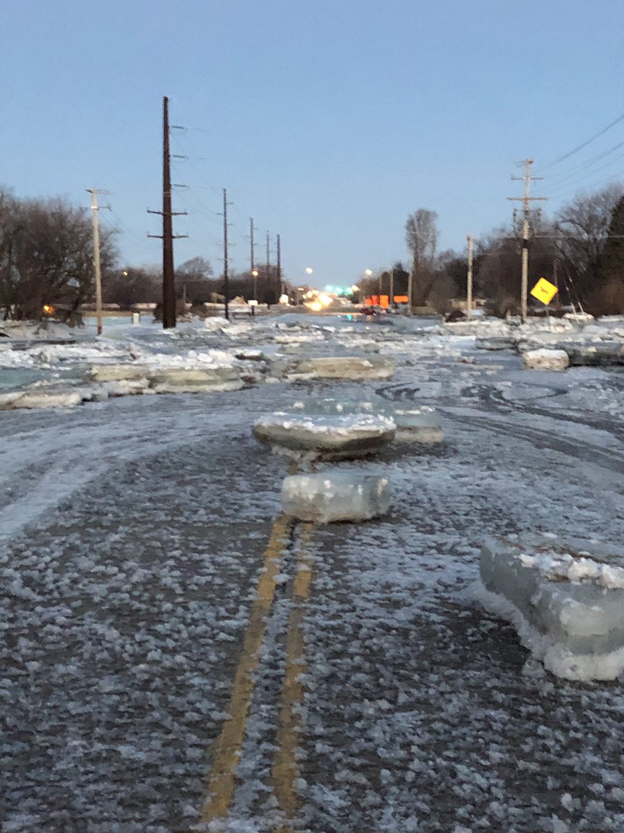 DustinHansen18's tweet photo. Too say the least it’s been a long week. Mother Nature you tried your best to wear us down, but our teams and community stood strong! #oneSF https://t.co/rONHswH4Rw