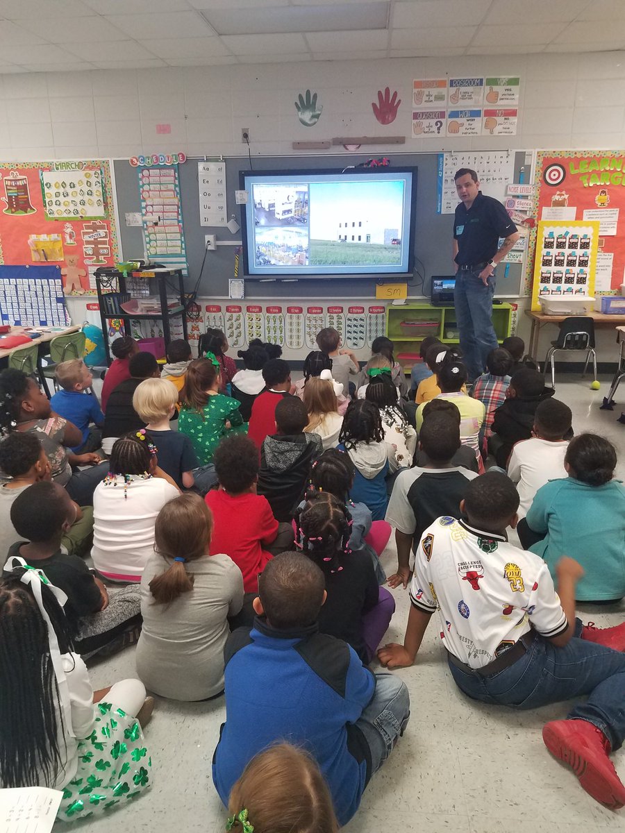 Samena Collins tweet media