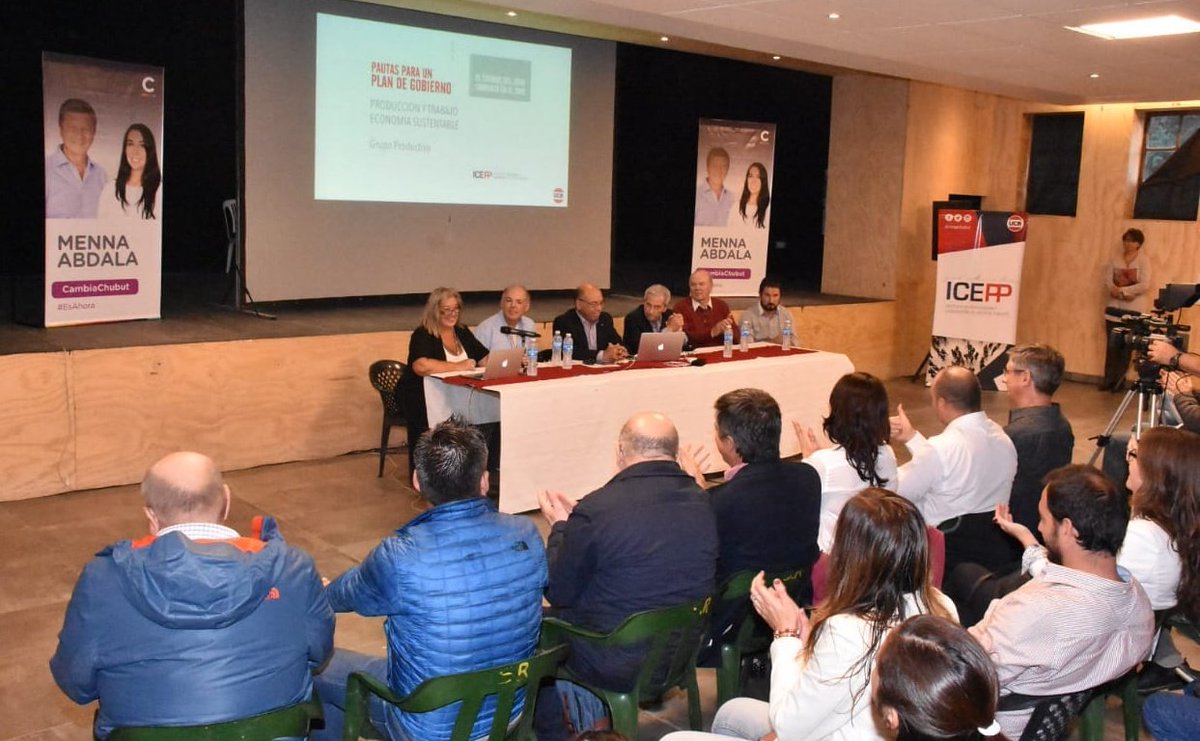 gustamenna's tweet photo. Asistimos junto a @ferabdala_d en #Esquel a la presentación de propuestas de políticas públicas en producción, turismo y trabajo diseñadas por el @iceppchubut, como parte de nuestro programa de Gobierno. #EsPorAcá #EsAhora #CambiaChubut https://t.co/jyO7bdzuGv