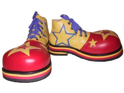 PremierBiff's tweet photo. @AndrewScheer Folks: Scheer's Shoes #ScheersShoes #cdnpoli #CPC #LPC #onpoli https://t.co/0SIudVd1rk