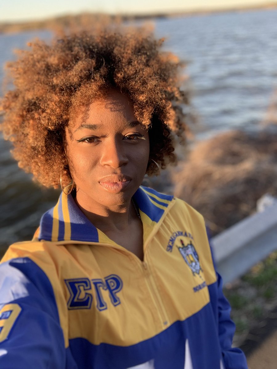_itsWhateverrr_'s tweet image. I’m finally 1, with a life time to go 💙💛#HappySigmaversary #Eeyip #Sgrho