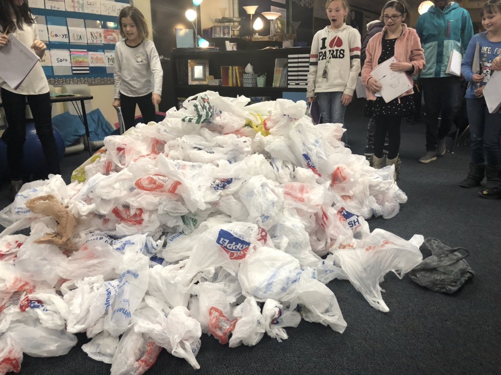 aprilj816's tweet photo. Service Learning ❤️  Today this group of 4th graders did their part in making this world a better place. They turned 1,000 plastic bags into sleep mats for the homeless. #pveproud #worldchangers #onesmallact #whatareyoudoingforothers https://t.co/xMO4MpMCNe