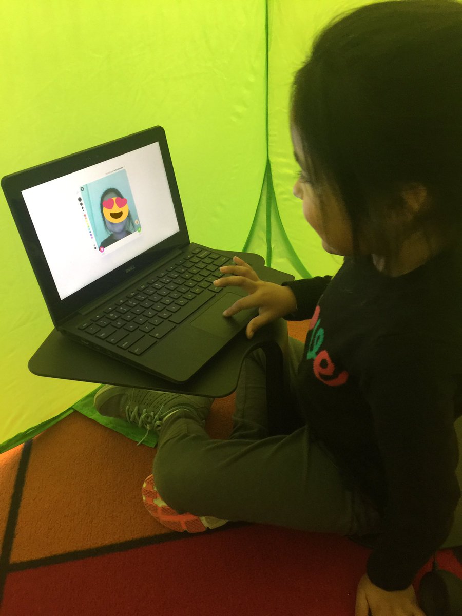 FuninElementary's tweet photo. My kiddos had such a fun time using our recording booths while responding to a @Flipgrid They had to tell us what they would wish for if they found a four leaf clover and why. Many of their answers filled my heart ❤️ #firstgrade #wsdandersontigers #flipgrid #StPattysDay https://t.co/ORFjIGNeDT