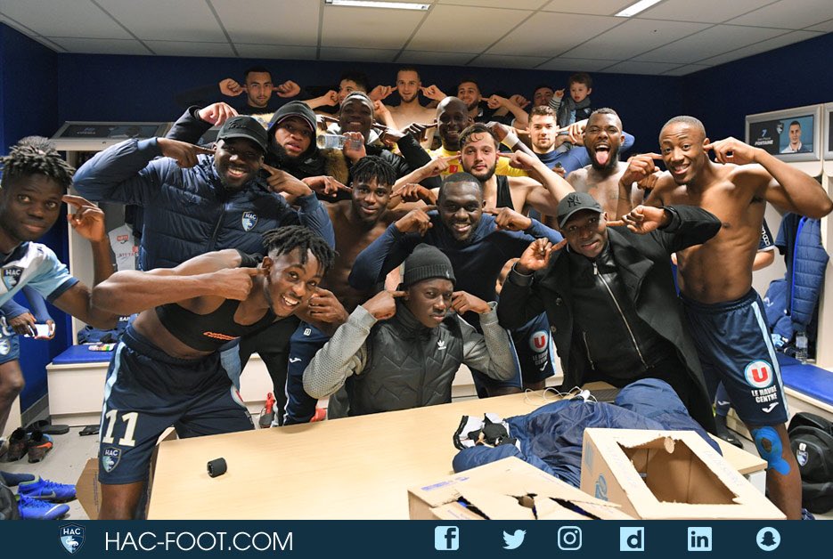 ClementineM's tweet photo. Ça c’est une équipe, ça c’est du vrai football !
#TeamHAC #MonHAC #MyBoys https://t.co/KVjUuhfK2n